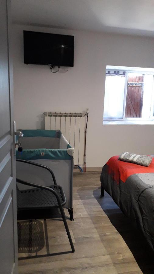 Les Tremieres Bed & Breakfast Saint-Paul-des-Fonts Ngoại thất bức ảnh