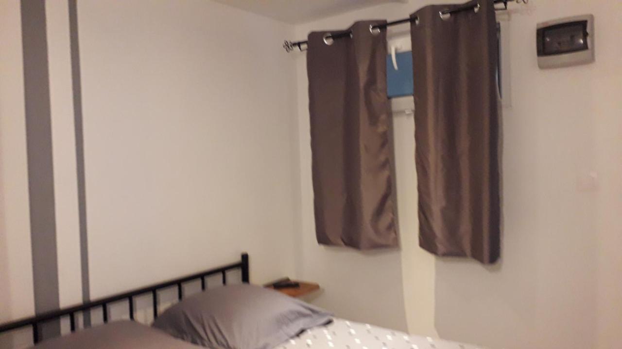 Les Tremieres Bed & Breakfast Saint-Paul-des-Fonts Ngoại thất bức ảnh