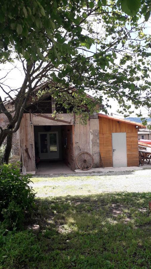 Les Tremieres Bed & Breakfast Saint-Paul-des-Fonts Ngoại thất bức ảnh
